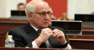 Senators debate whether to broaden community college bill